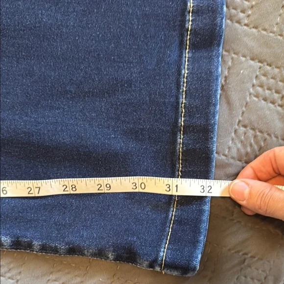 NWT KanCan Women's High Rise Bellbottom Flare Jeans in Dark Blue - Picture 9 of 12